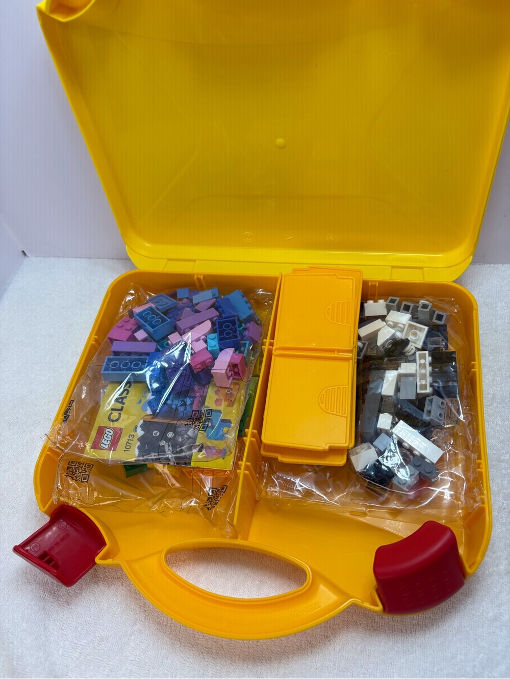 Lego brand new new see pictures Lego Yellow Carrying Case with Red Latch Accent - Picture 5 of 9